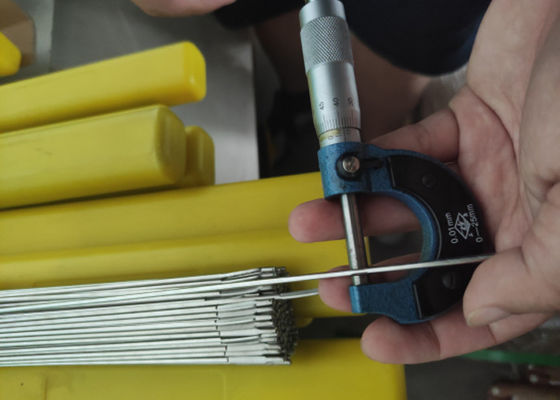 Harga bagus Kawat Las Nikel Tahan Korosi Titik Leleh 1250°C Bersertifikat ISO 9001 ERNiCrMo-4 untuk Pengelasan Paduan C276 on line